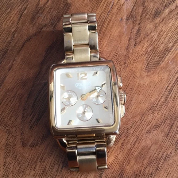 Coach watch for ladies - Picture 1 of 4